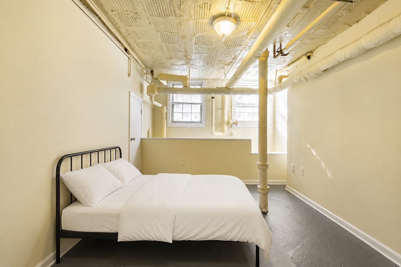 #1559: Dupont Circle - Twin Bedroom B - 1