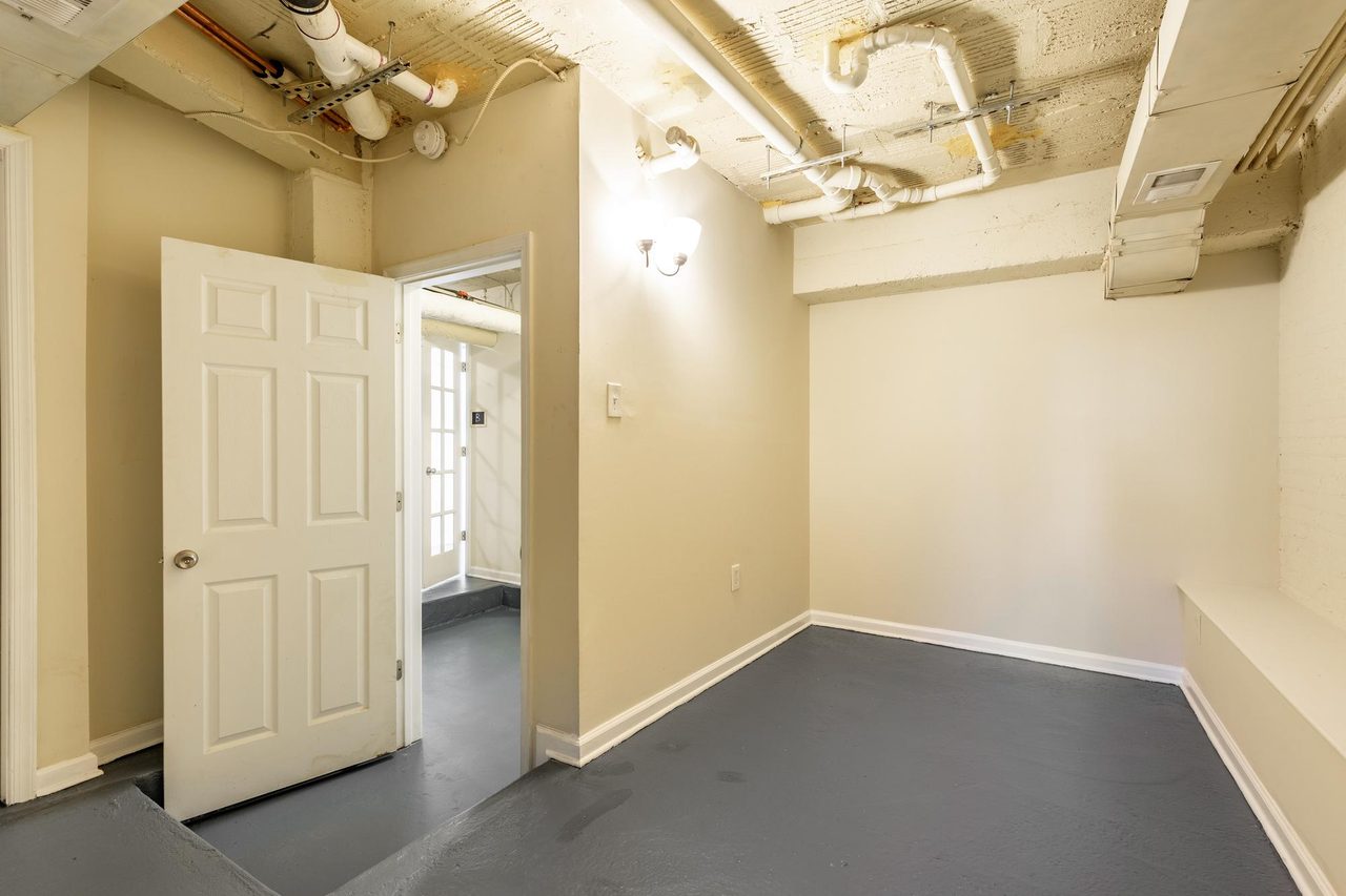 #1559: Dupont Circle - Full Bedroom D - #1559: Dupont Circle - Gallery - 18