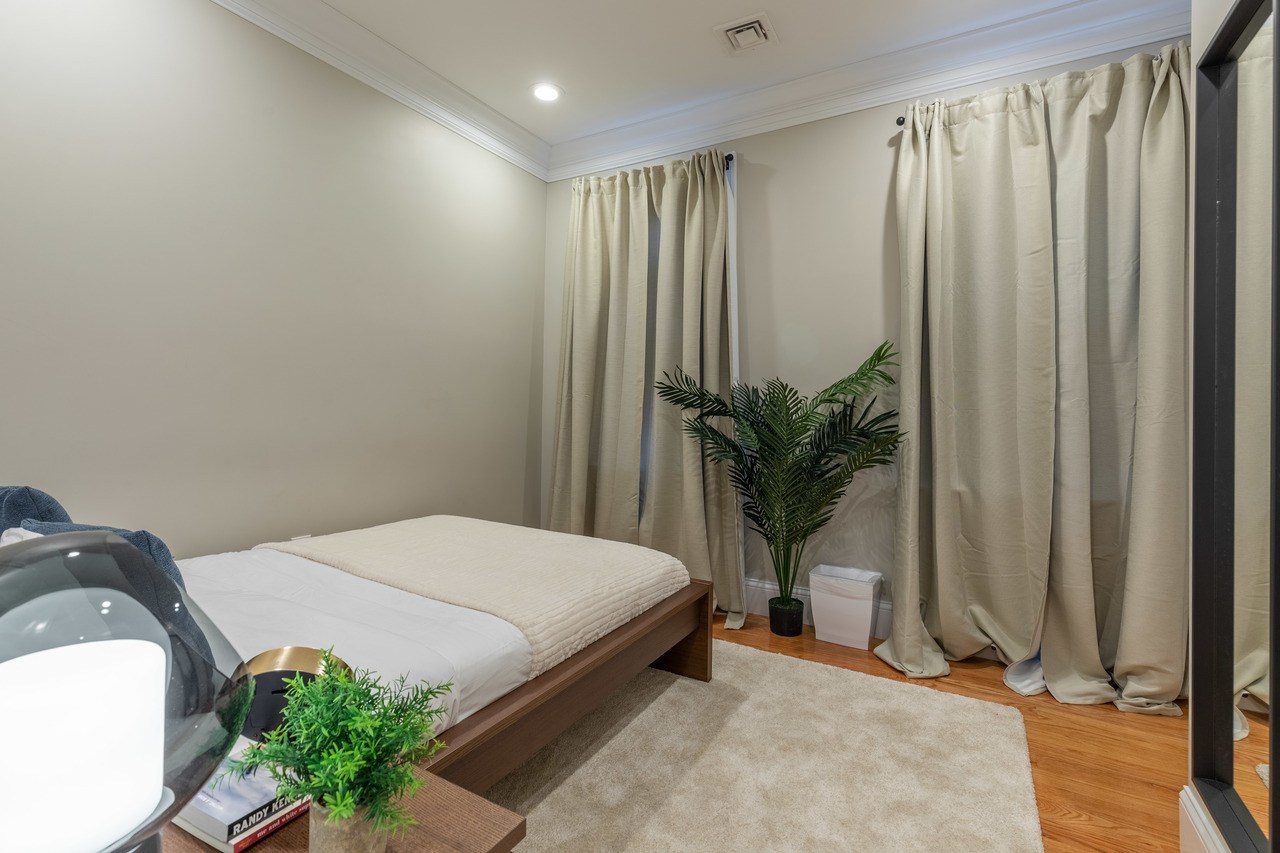  #278: North End - Full Bedroom A  -  #278: North End  - Gallery -  2