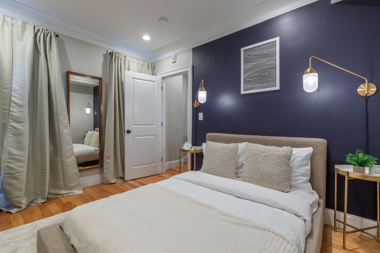  #278: North End - Full Bedroom B  -  #278: North End  - Gallery -  3