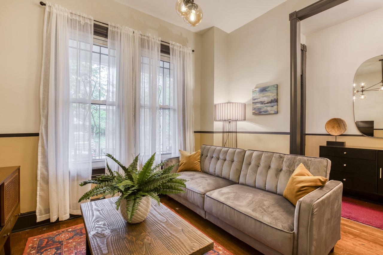  #174: Columbia Heights - Queen Bedroom 2C  -  #174: Columbia Heights  - Gallery -  5