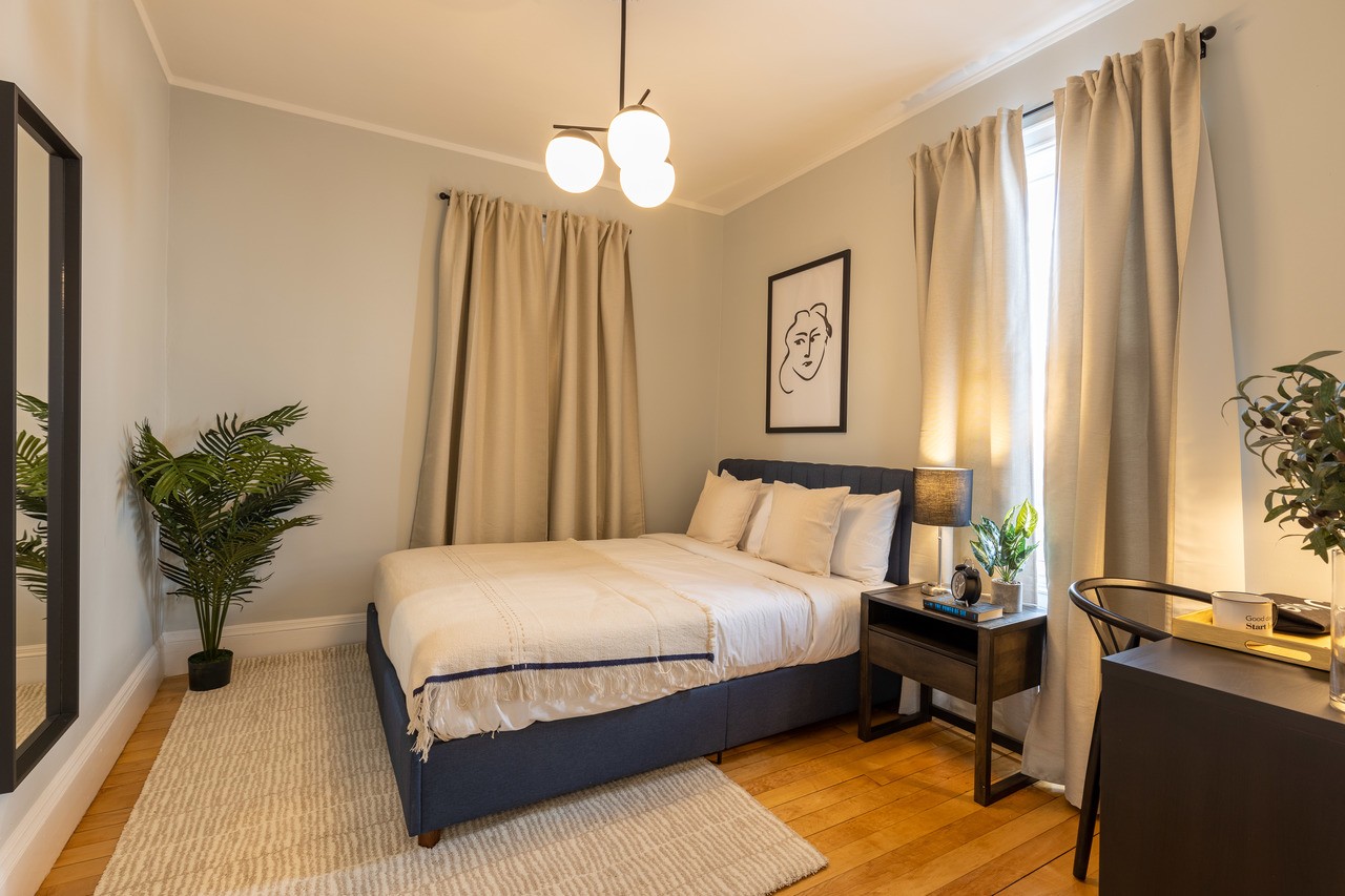 #331: Savin Hill - Queen Bedroom A - 13