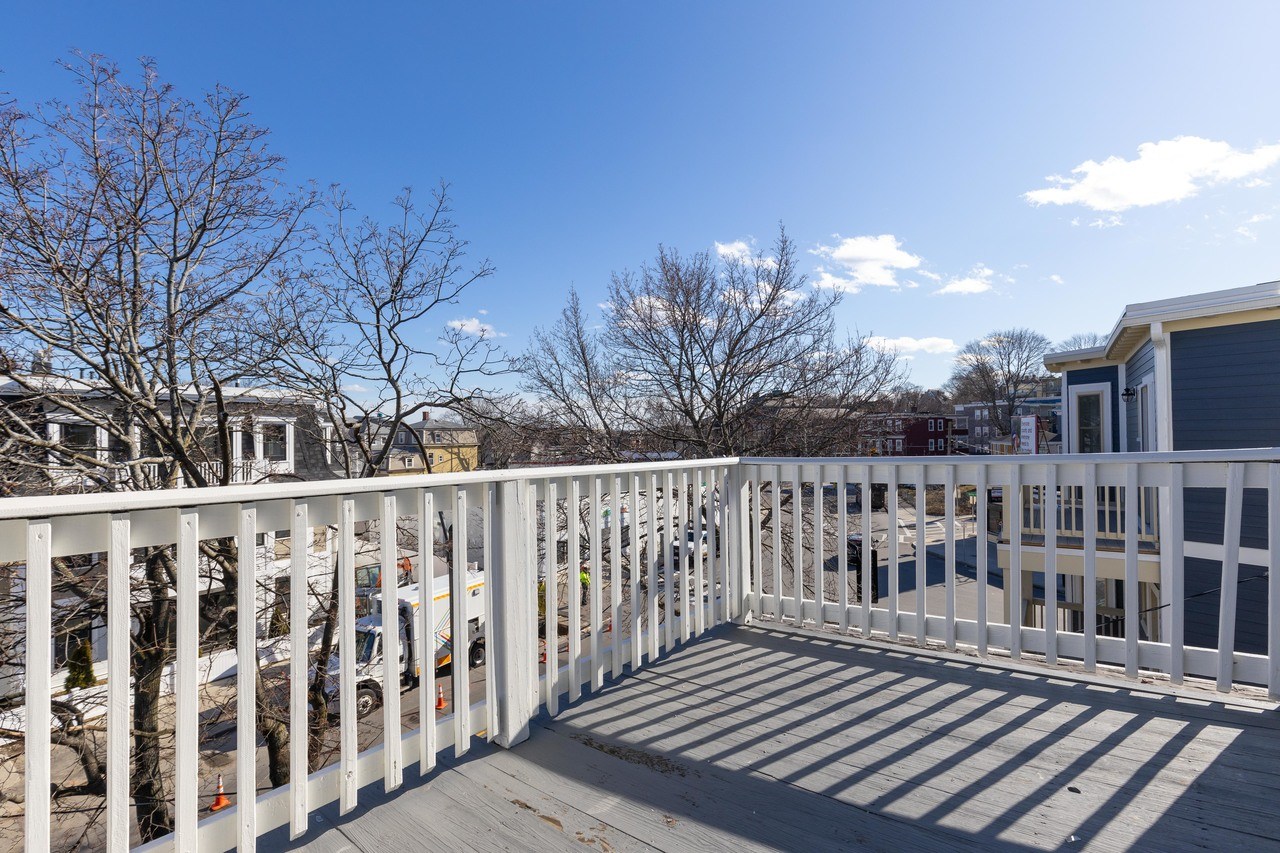 #331: Savin Hill - Queen Bedroom A - 9