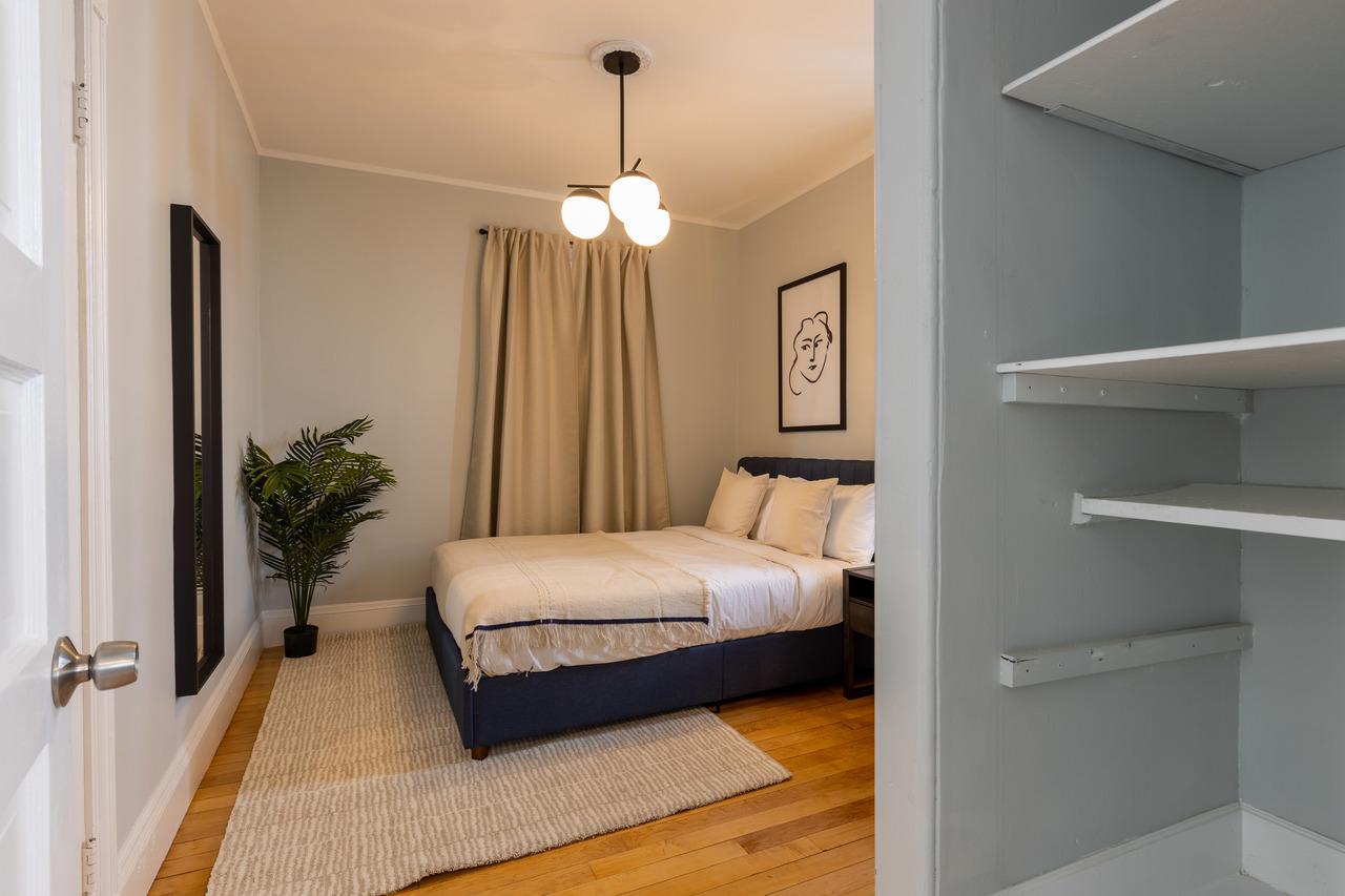 #331: Savin Hill - Queen Bedroom A - 2