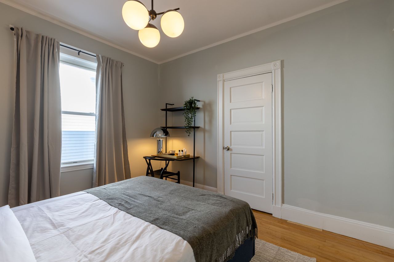 #331: Savin Hill - Queen Bedroom B - 3