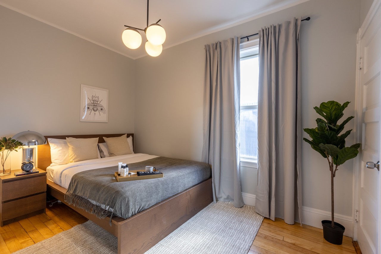 #331: Savin Hill - Queen Bedroom C - 13