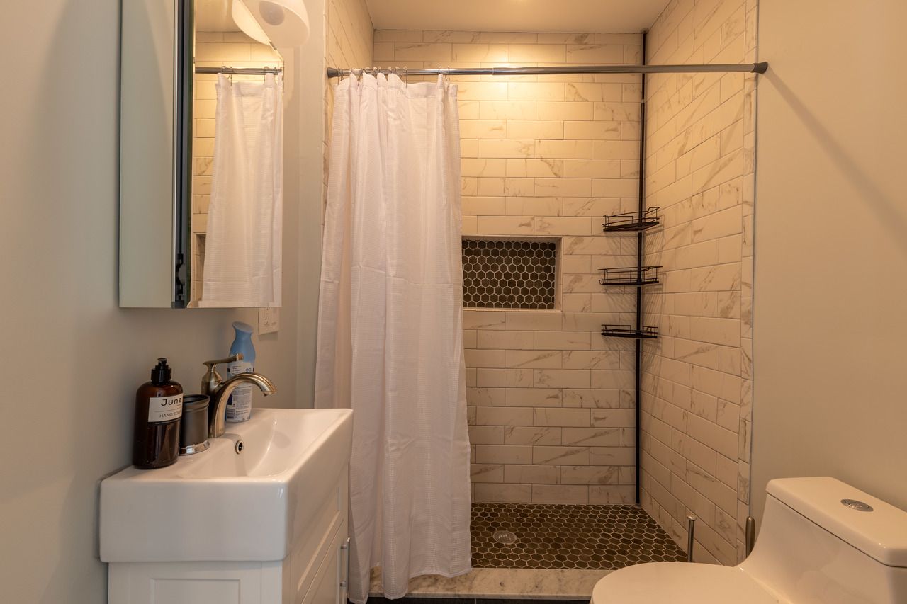 #331: Savin Hill - Queen Bedroom D - 9
