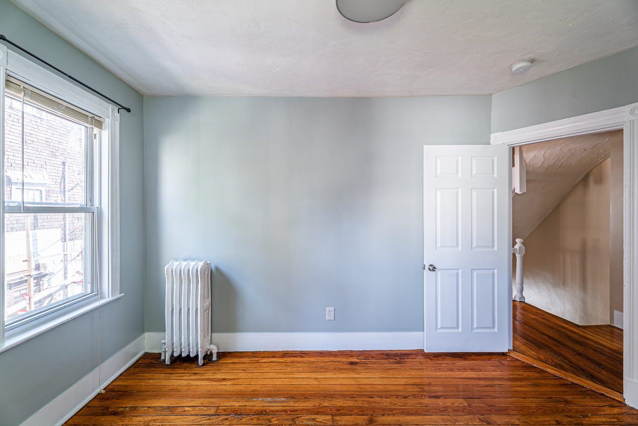 #1284: Allston - Queen Bedroom D - 3