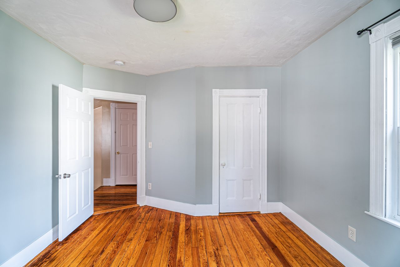 #1284: Allston - Queen Bedroom D - 4
