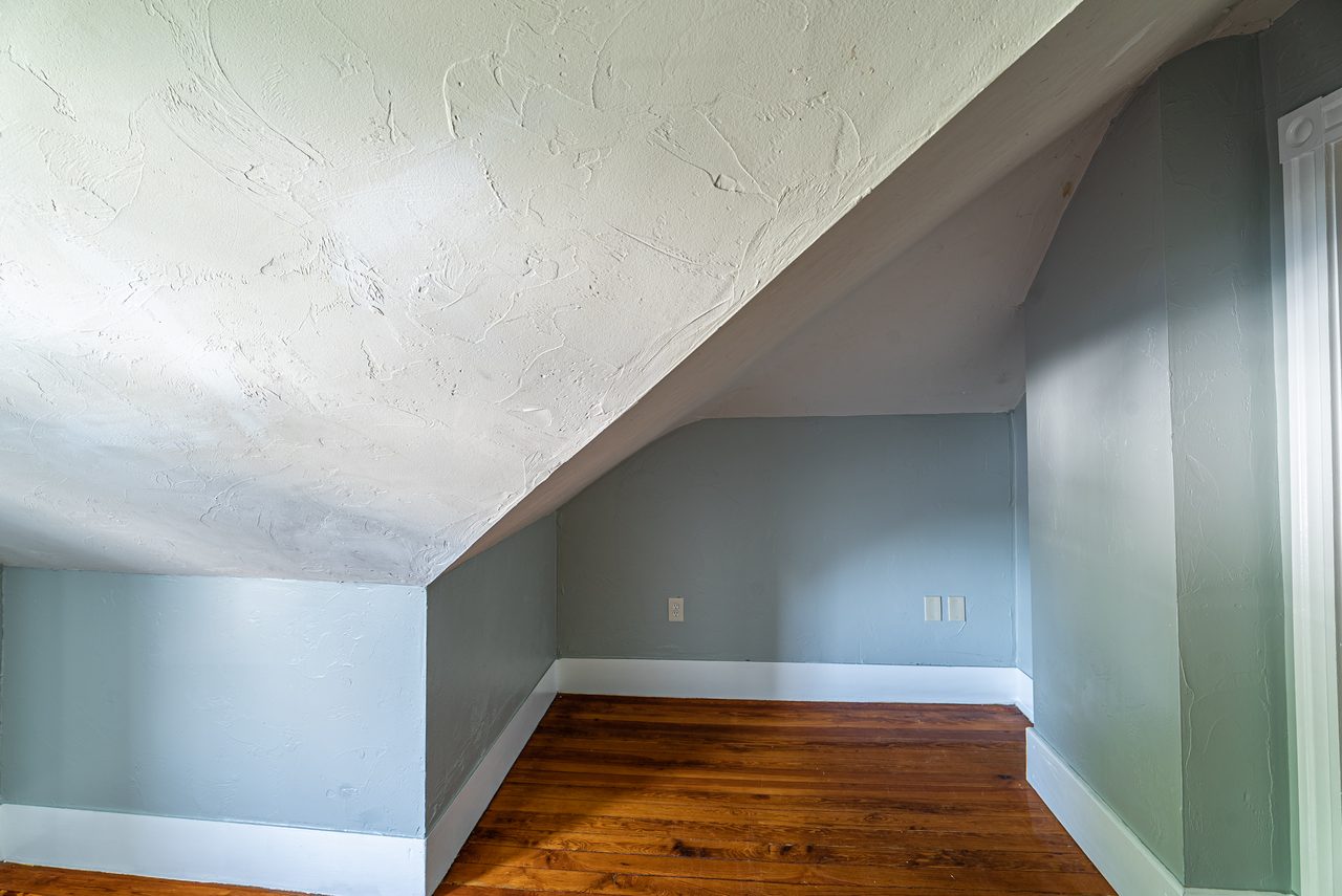 #1284: Allston - Queen Bedroom E - 3