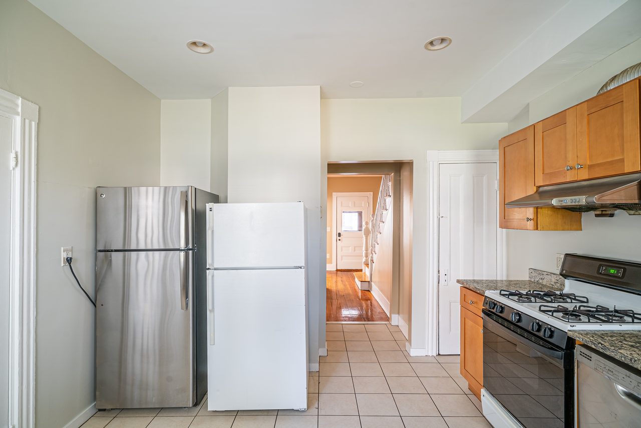#1284: Allston - Queen Bedroom F - 10