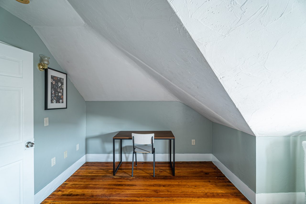 #1284: Allston - Queen Bedroom F - 3
