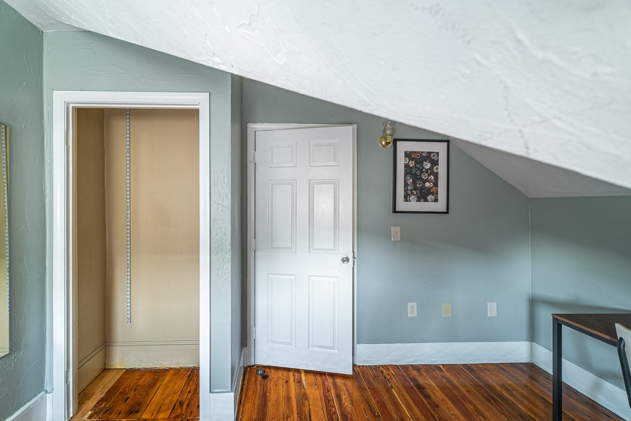 #1284: Allston - Queen Bedroom F - 5