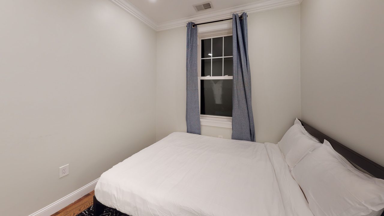 #571: Brighton - Queen Bedroom D - 1