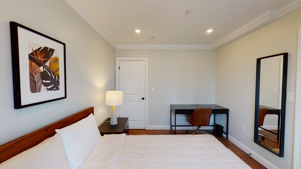 #571: Brighton - Queen Bedroom A - 17