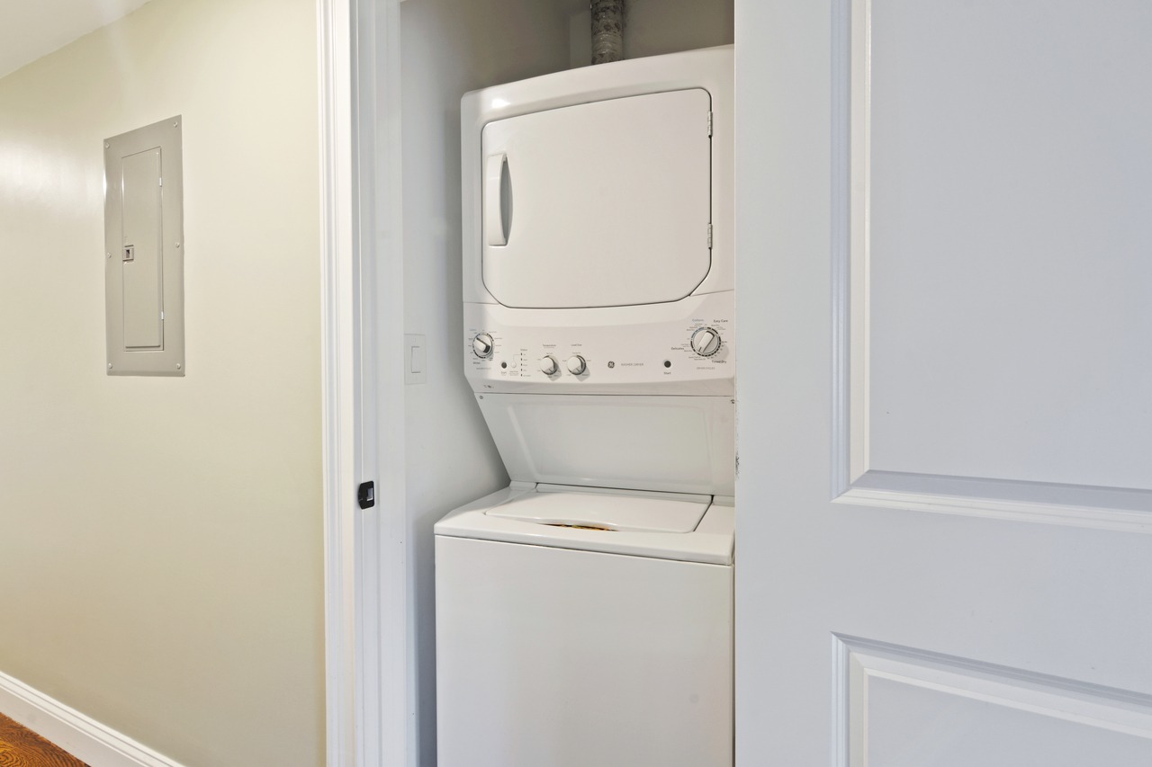 #571: Brighton - Queen Bedroom E - #571: Brighton - Gallery - 6