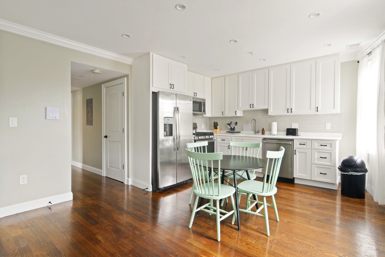  #571: Brighton - Queen Bedroom E  -  #571: Brighton  - Gallery -  13