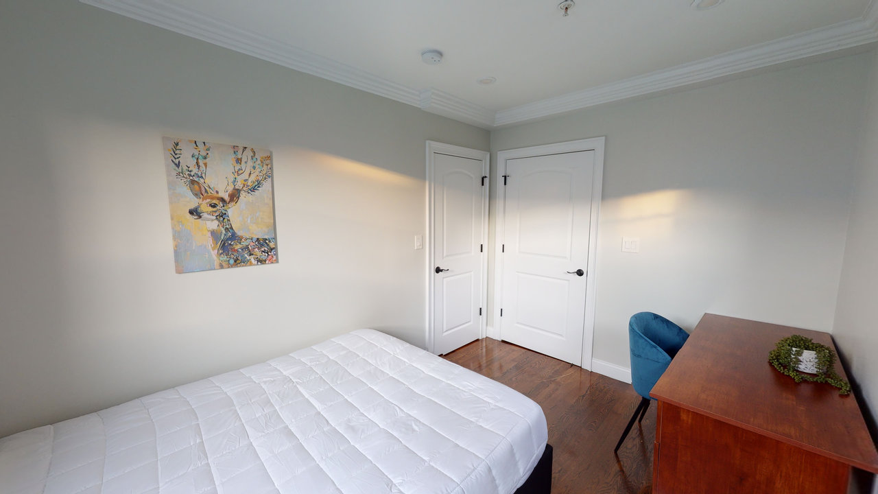  #571: Brighton - Queen Bedroom E  -  #571: Brighton  - Gallery -  5