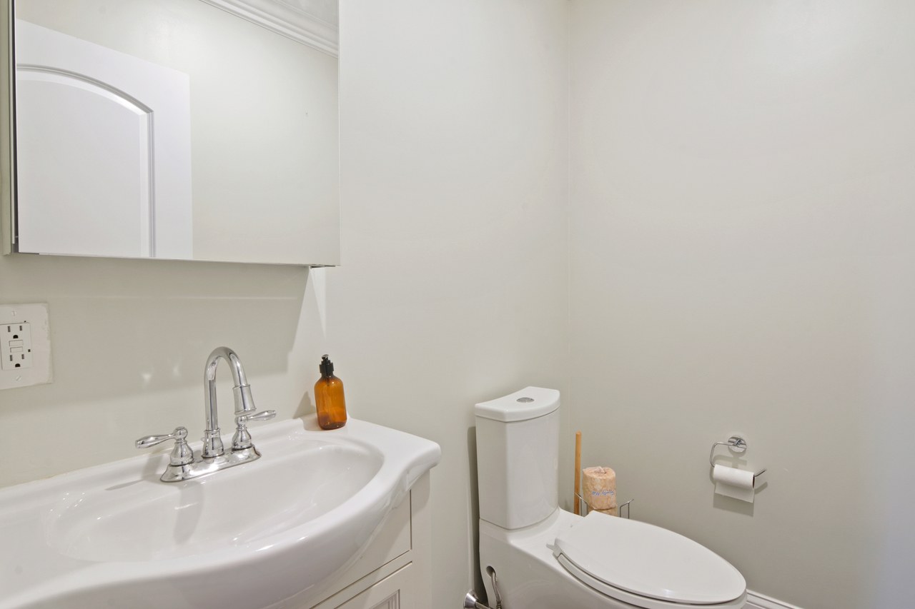  #571: Brighton - Queen Bedroom B  -  #571: Brighton  - Gallery -  4