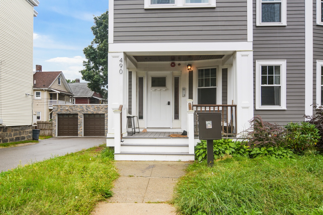  #571: Brighton - Queen Bedroom A  -  #571: Brighton  - Gallery -  4