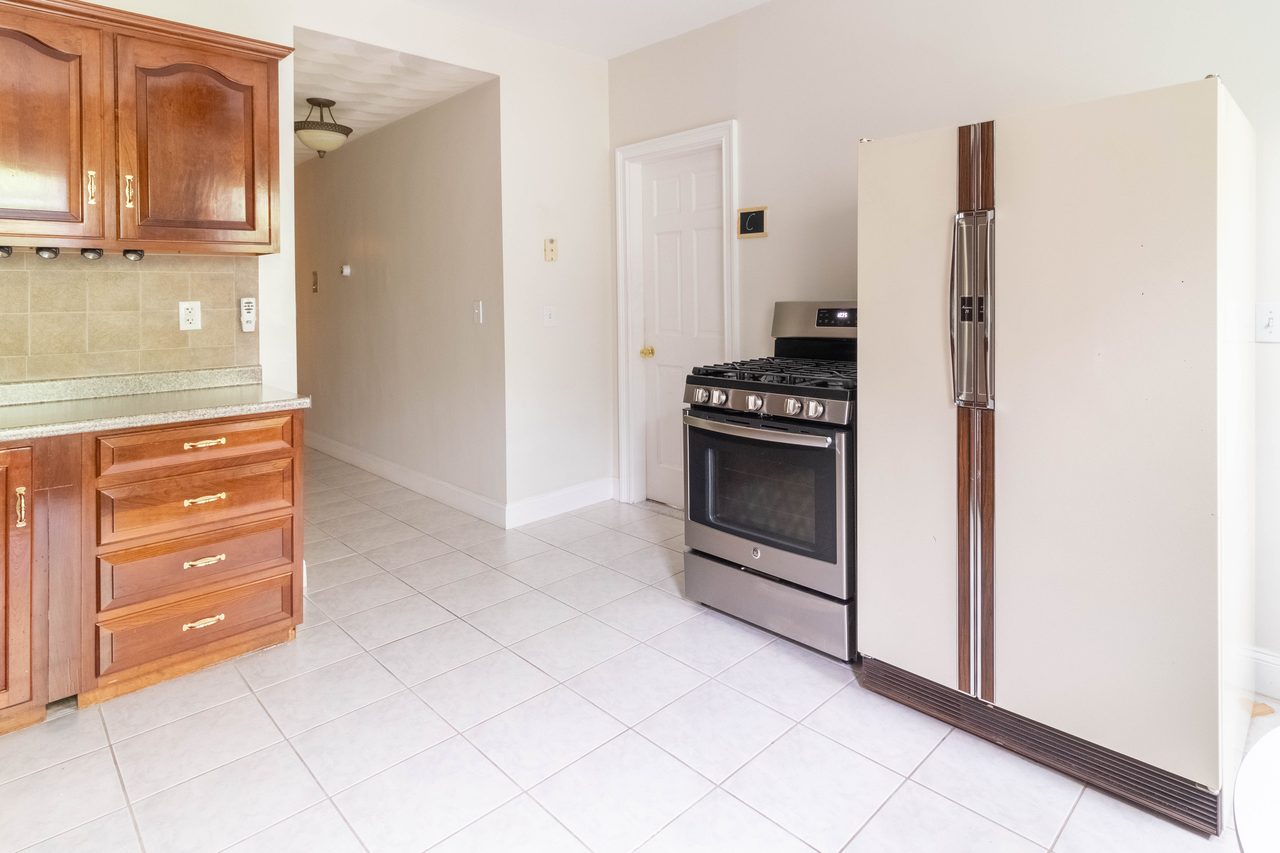 #1299: Central Square (Cambridge) - Full Bedroom C - 8