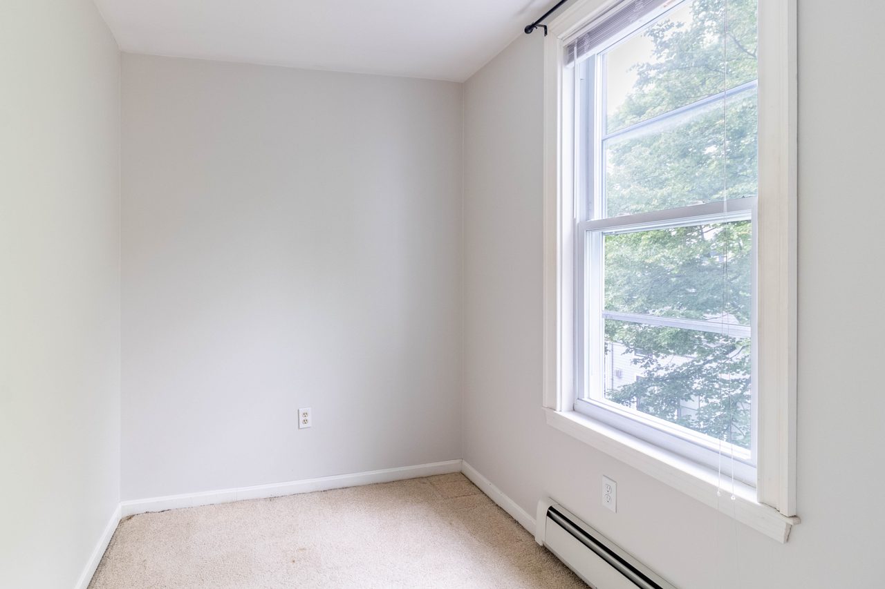 #1299: Central Square (Cambridge) - Full Bedroom A - 13