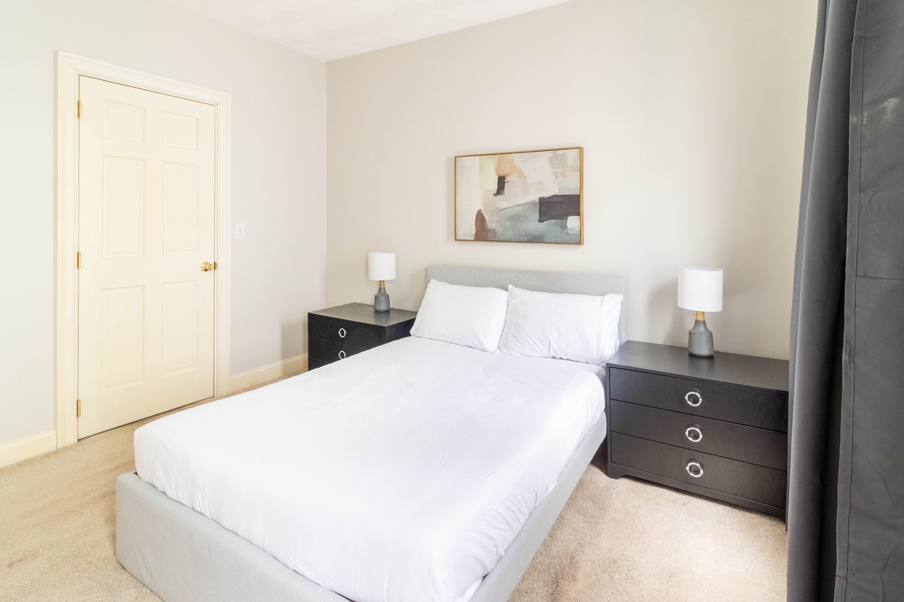 #1299: Central Square (Cambridge) - Full Bedroom B - 2