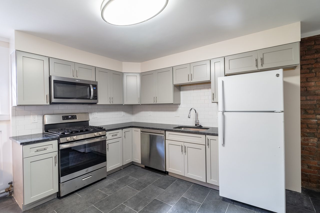 #1734: Allston - Queen Bedroom E - 5