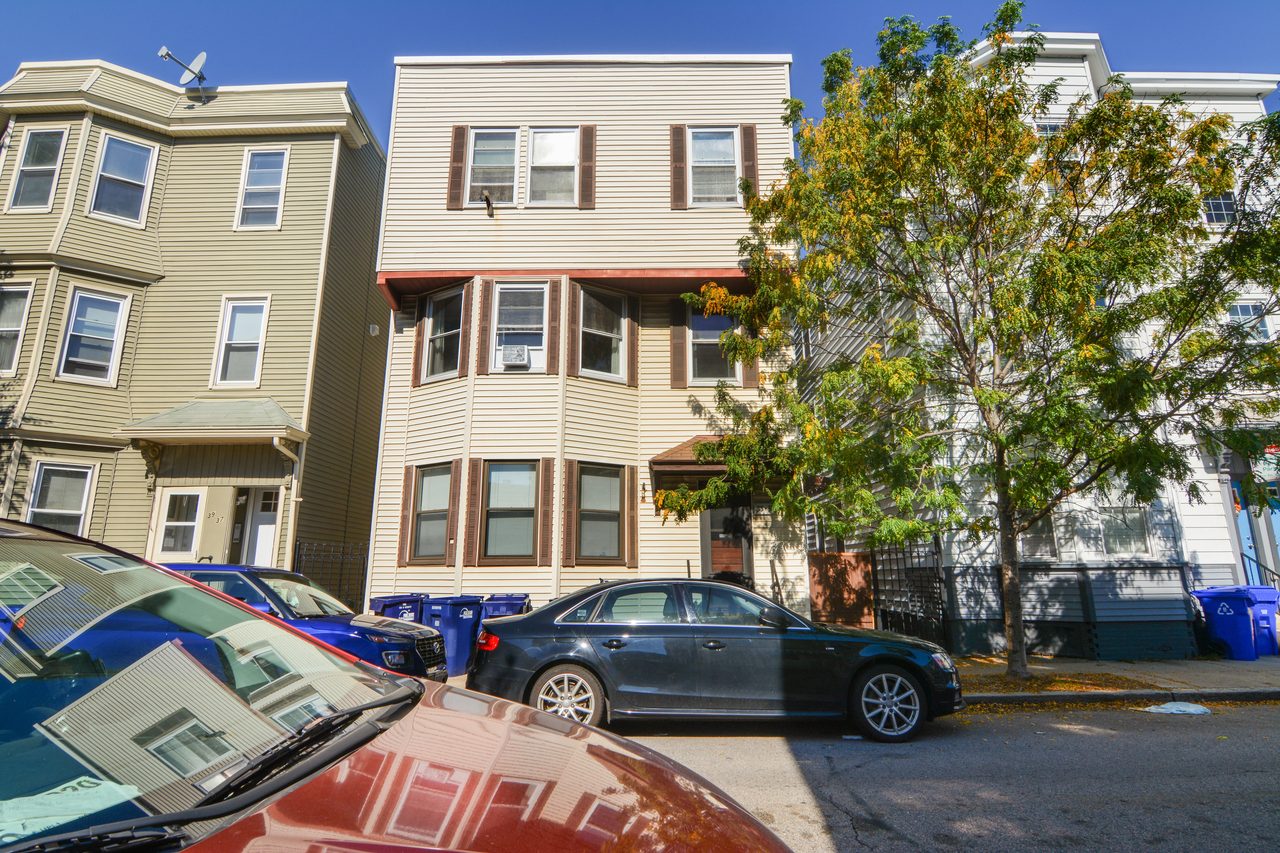 #745: Polish Triangle - Full Bedroom B - 14