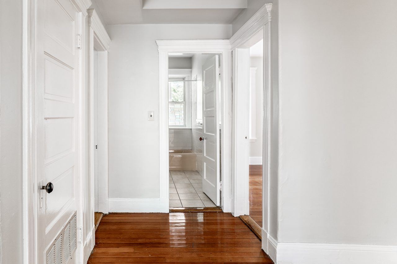 #1286: Brookline - Queen Bedroom B - 18