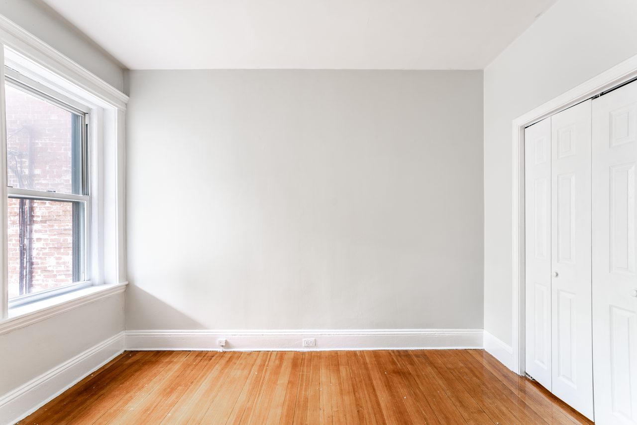 #1286: Brookline - Queen Bedroom B - 3