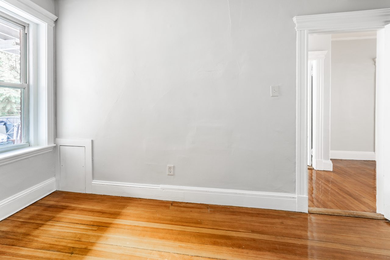 #1286: Brookline - Queen Bedroom A - 3