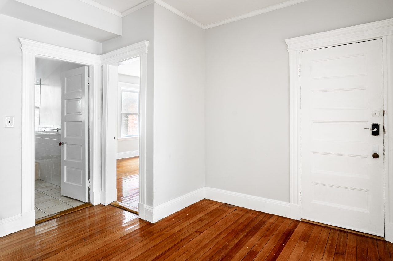 #1286: Brookline - Queen Bedroom A - 18