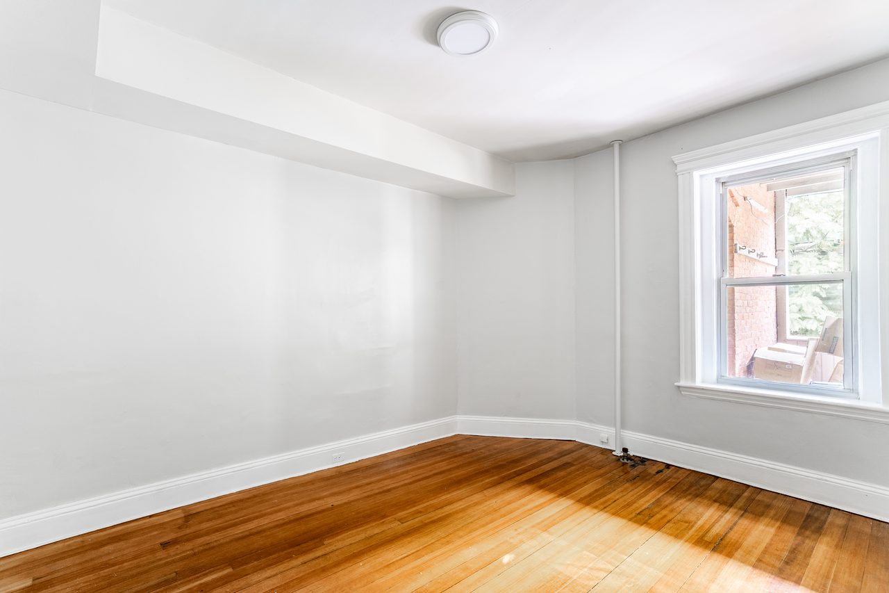 #1286: Brookline - Queen Bedroom A - 2