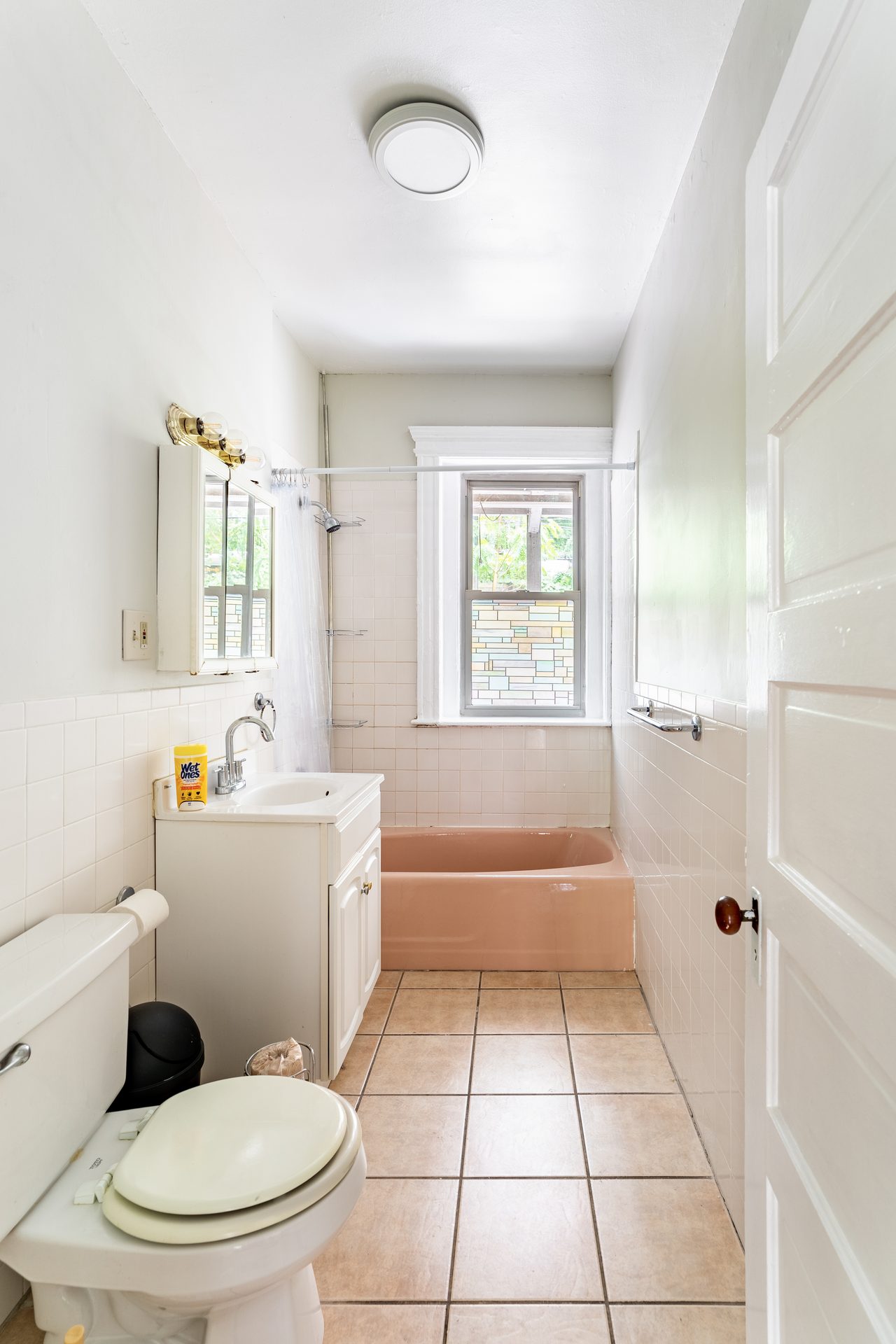 #1286: Brookline - Queen Bedroom A - 21