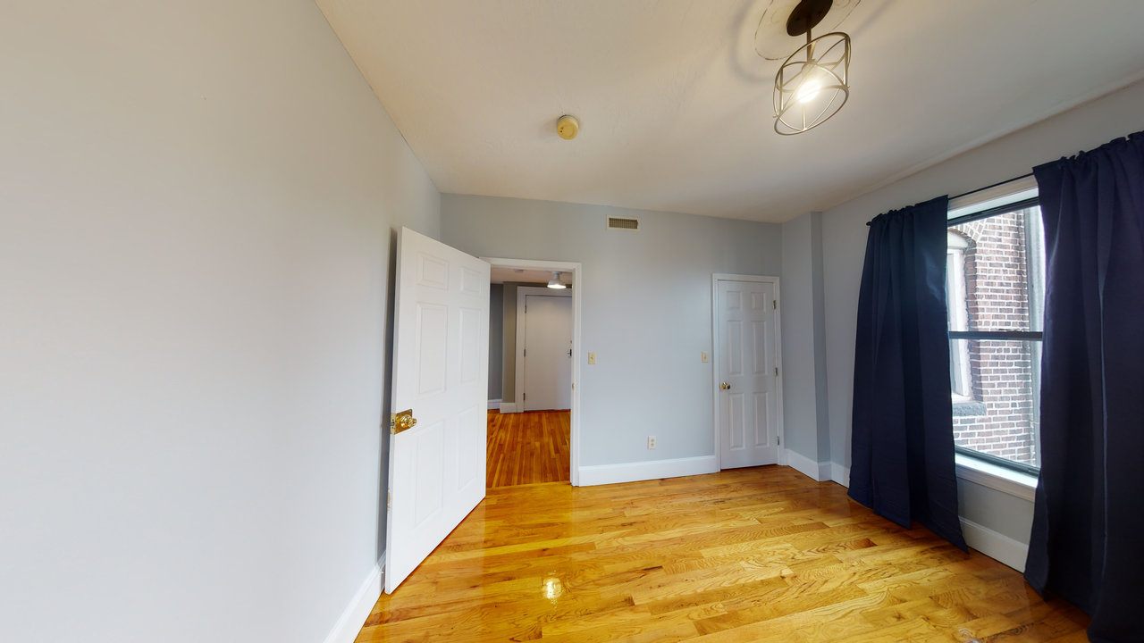  #536: Allston - Queen Bedroom B  -  #536: Allston  - Gallery -  4