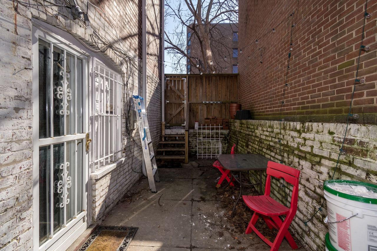  #179: Capitol Hill - Queen Bedroom GA W/Private Bathroom  -  #179: Capitol Hill  - Gallery -  5
