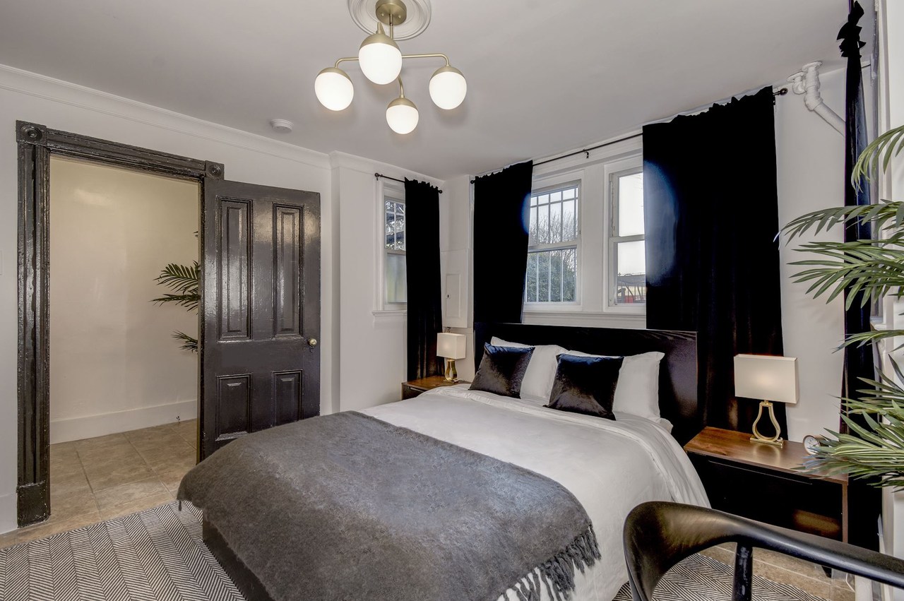  #179: Capitol Hill - Queen Bedroom GA W/Private Bathroom  -  #179: Capitol Hill  - Gallery -  11