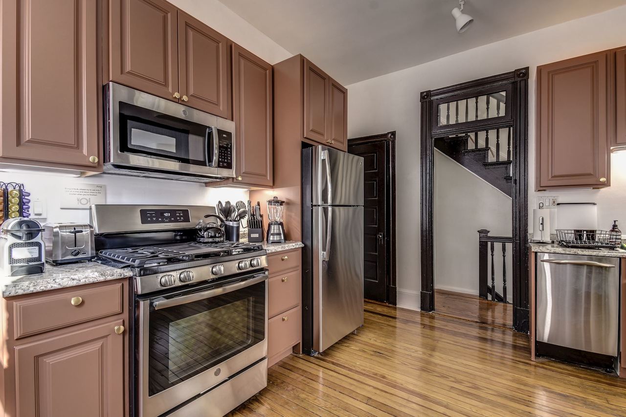  #179: Capitol Hill - Queen Bedroom GA W/Private Bathroom  -  #179: Capitol Hill  - Gallery -  8