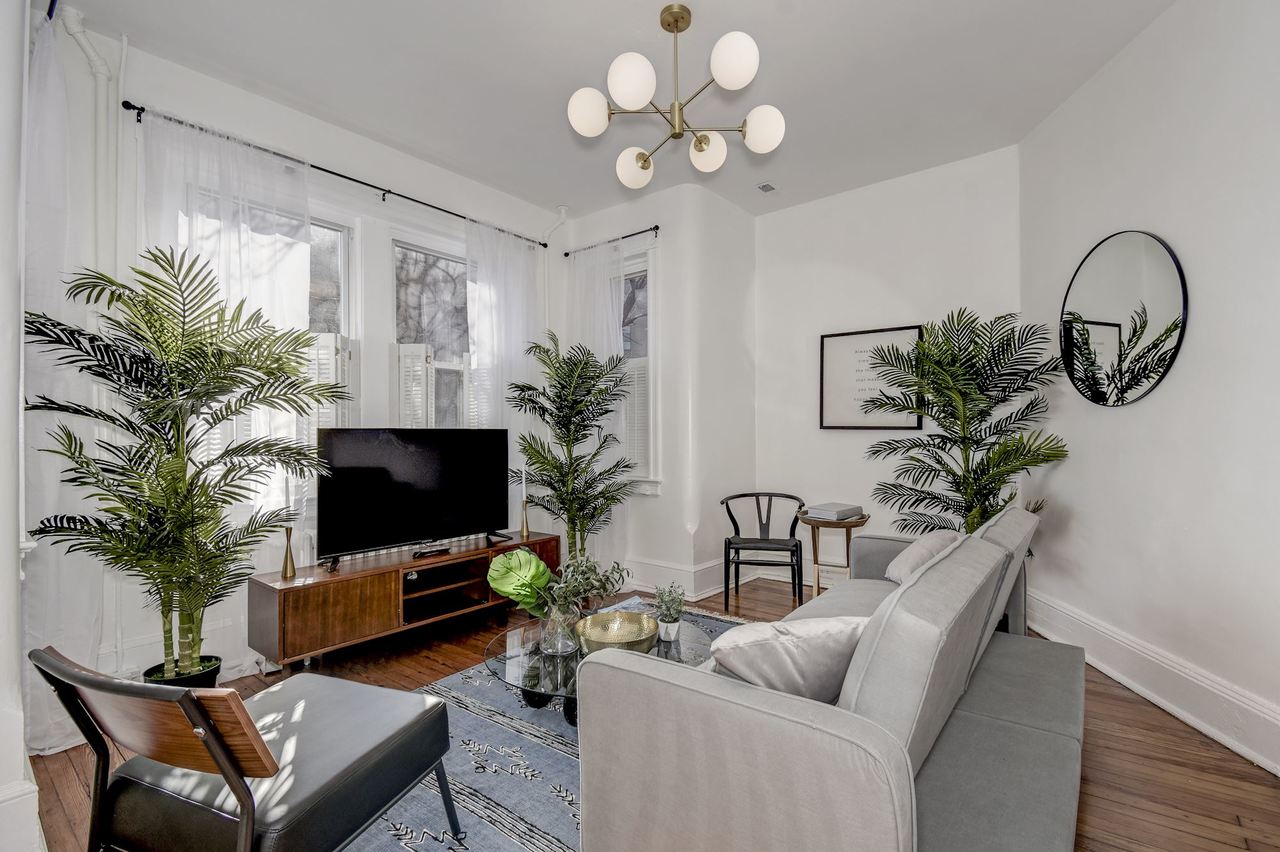  #179: Capitol Hill - Queen Bedroom 2A  -  #179: Capitol Hill  - Gallery -  12