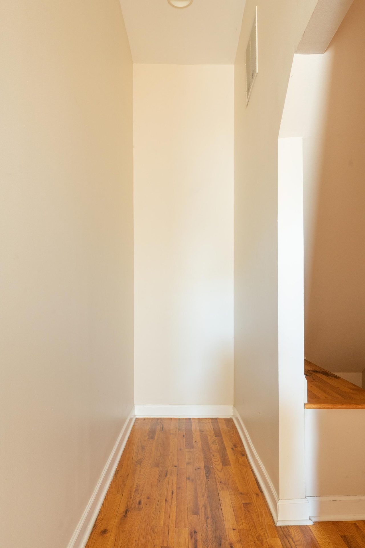 #1587: Near West Side - Full Bedroom B - #1587: Near West Side - Gallery - 12