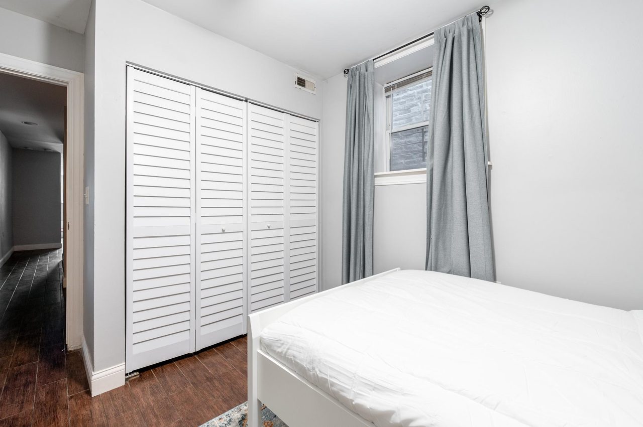  #1587: Near West Side - Full Bedroom A  -  #1587: Near West Side  - Gallery -  4