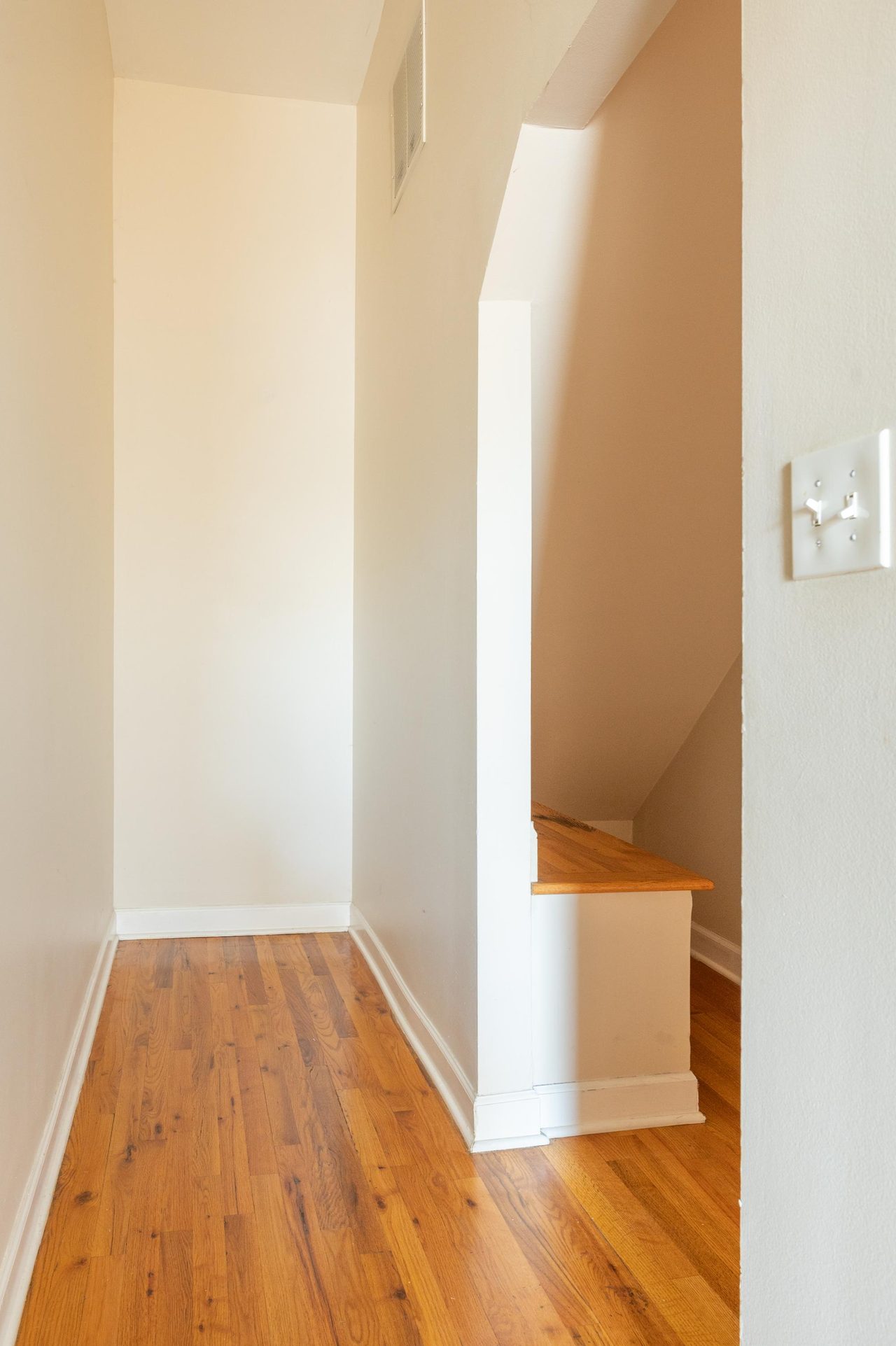  #1587: Near West Side - Full Bedroom A  -  #1587: Near West Side  - Gallery -  13