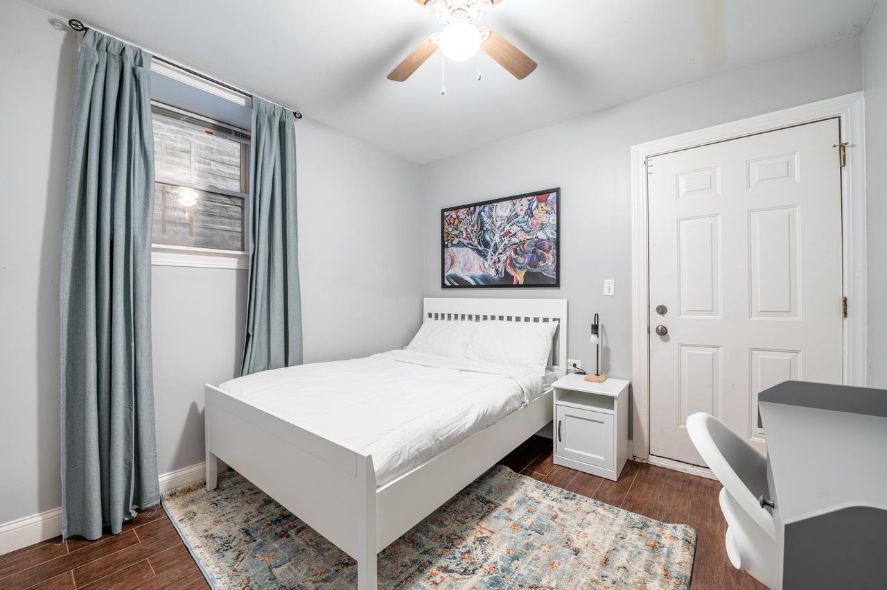  #1587: Near West Side - Full Bedroom A  -  #1587: Near West Side  - Gallery -  2