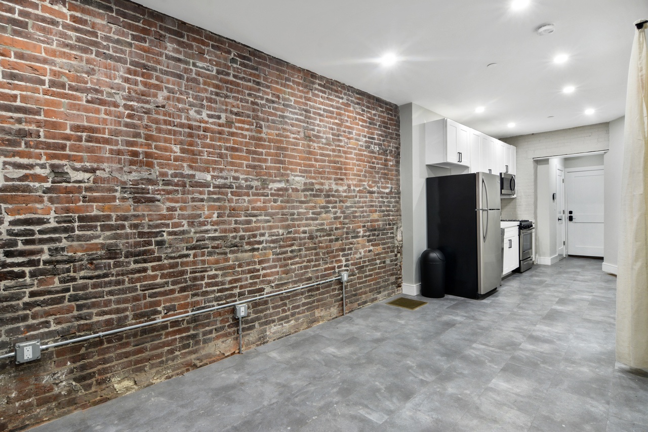 #538: North End - 1 Bedroom (Full) - 23