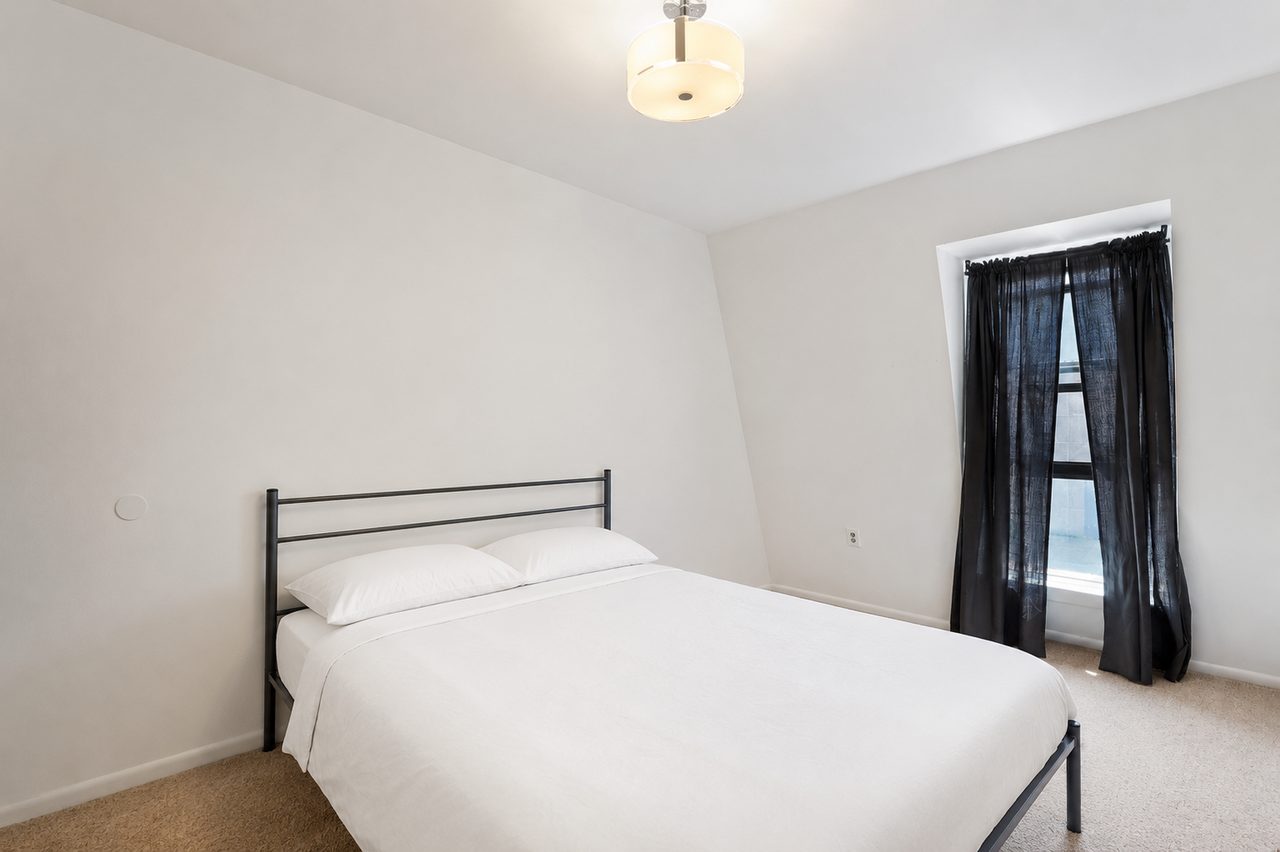 #415: Logan Circle - Full Bedroom 2B - 21