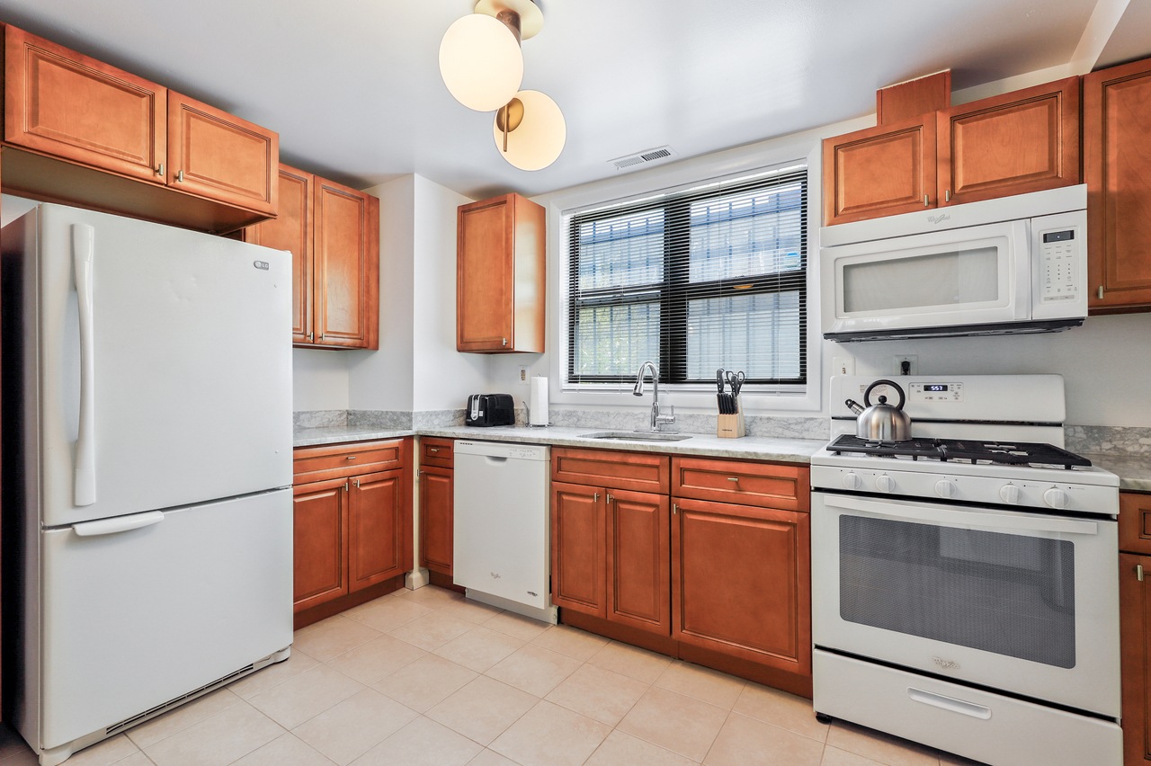  #415: Logan Circle - Queen Bedroom BD  -  #415: Logan Circle  - Gallery -  11