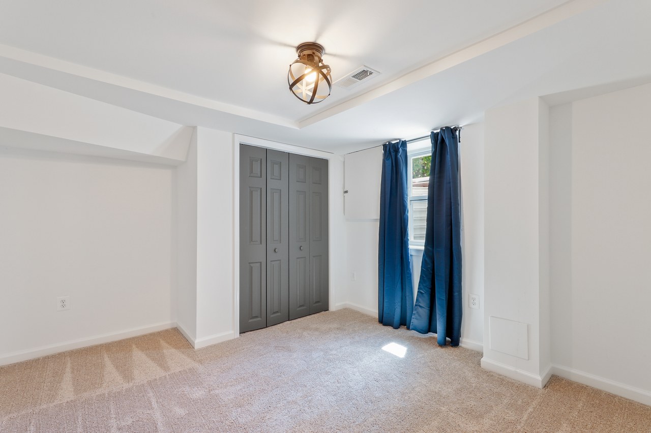  #415: Logan Circle - Twin Bedroom BE  -  #415: Logan Circle  - Gallery -  2