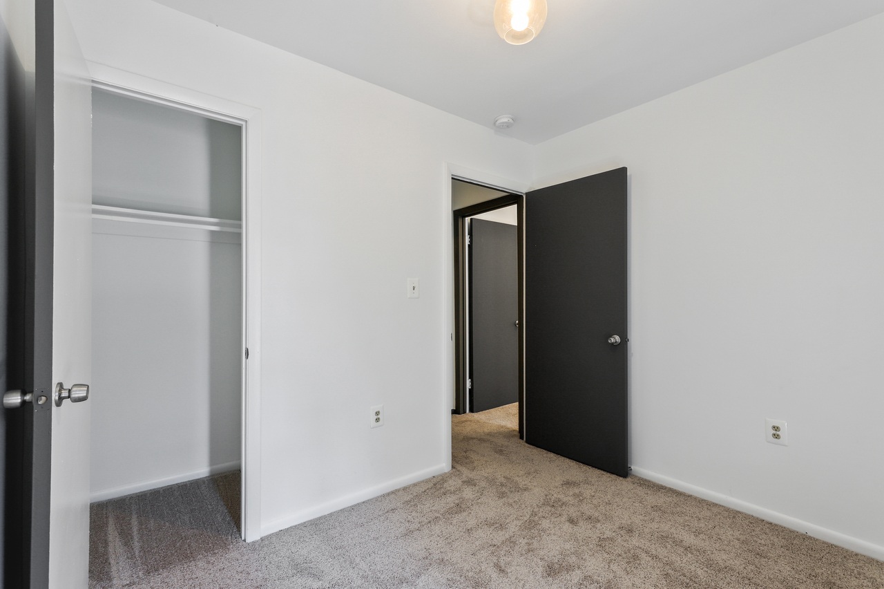  #415: Logan Circle - Full Bedroom 2C  -  #415: Logan Circle  - Gallery -  8