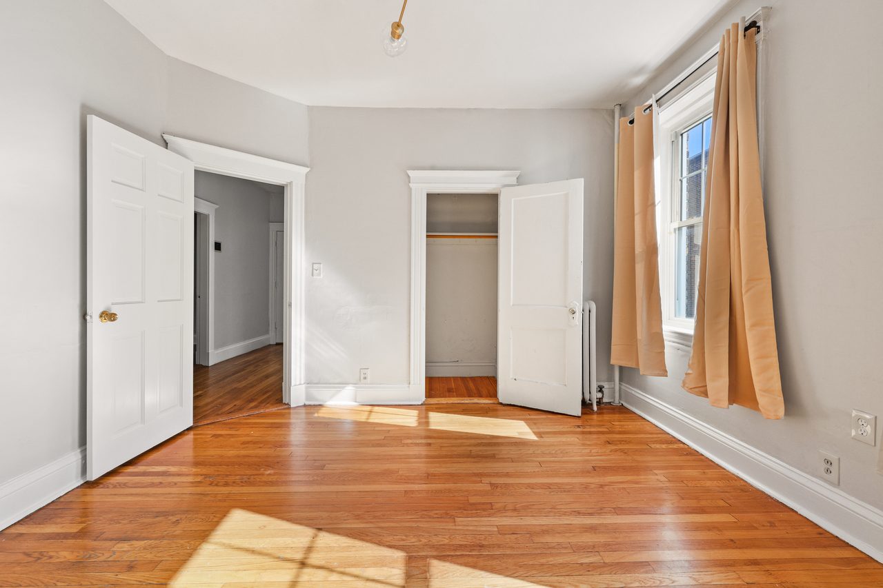 #728: Allston - Queen Bedroom A - 3